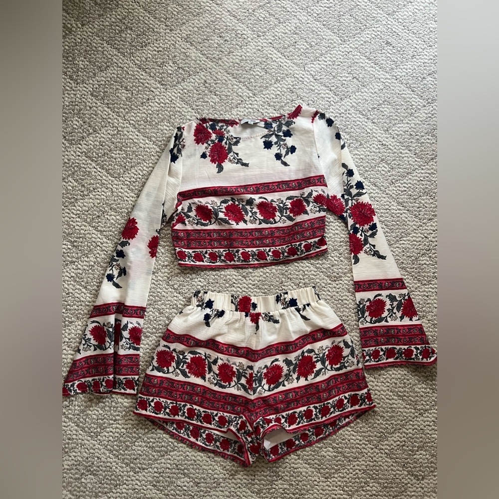 Two piece a high waisted elastic shorts and cropped shirt